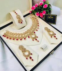 SABRINA Necklace (Golden/Maroon)