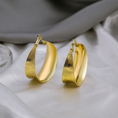 Stainless Steel Ear Studs-17 (Golden)