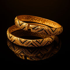 Gold Plated Openable Kara-01 (Golden)