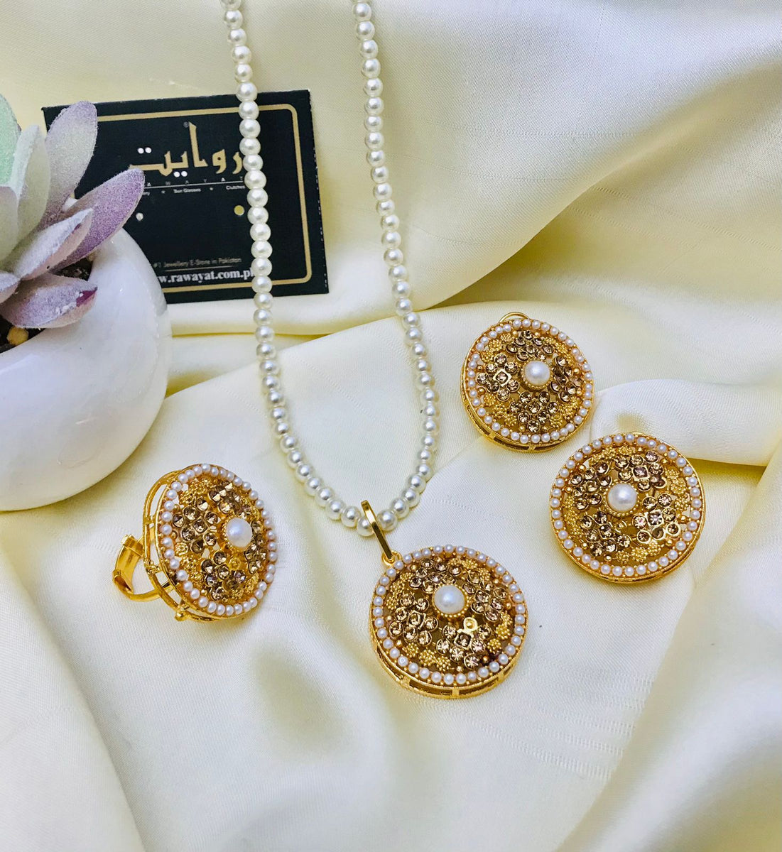 Locket Set-74 (Pearl)– Rawayat Jewellery