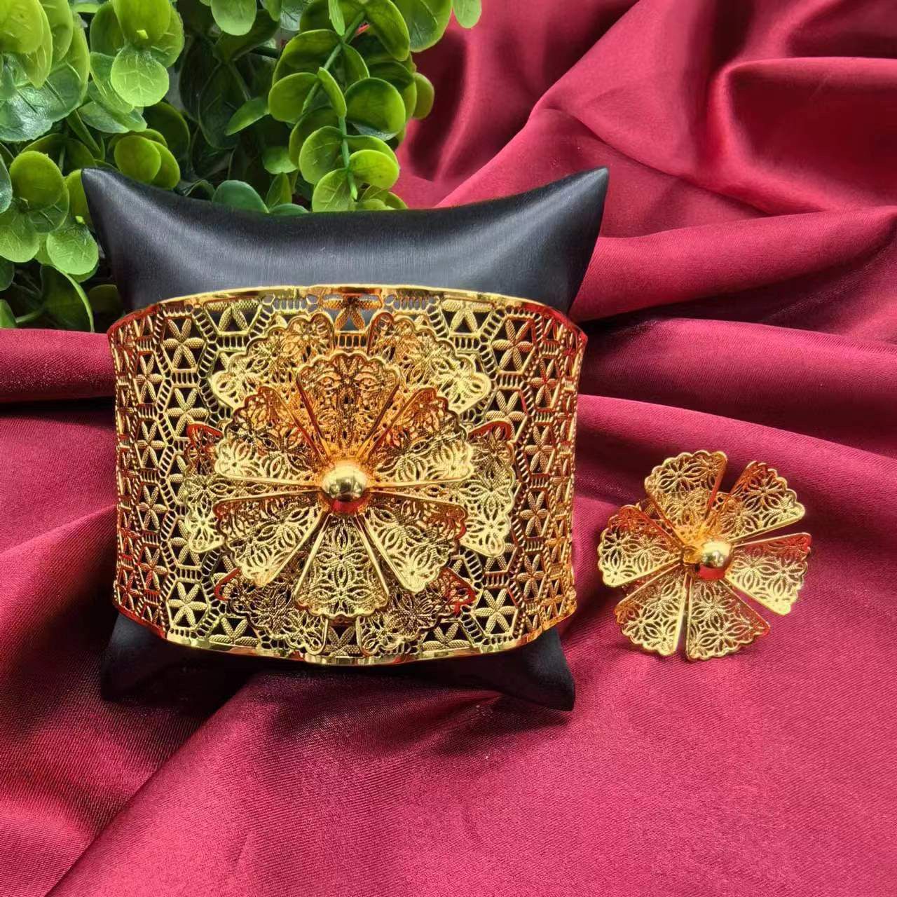 Madrasi Kara & Ring-13 (Golden)