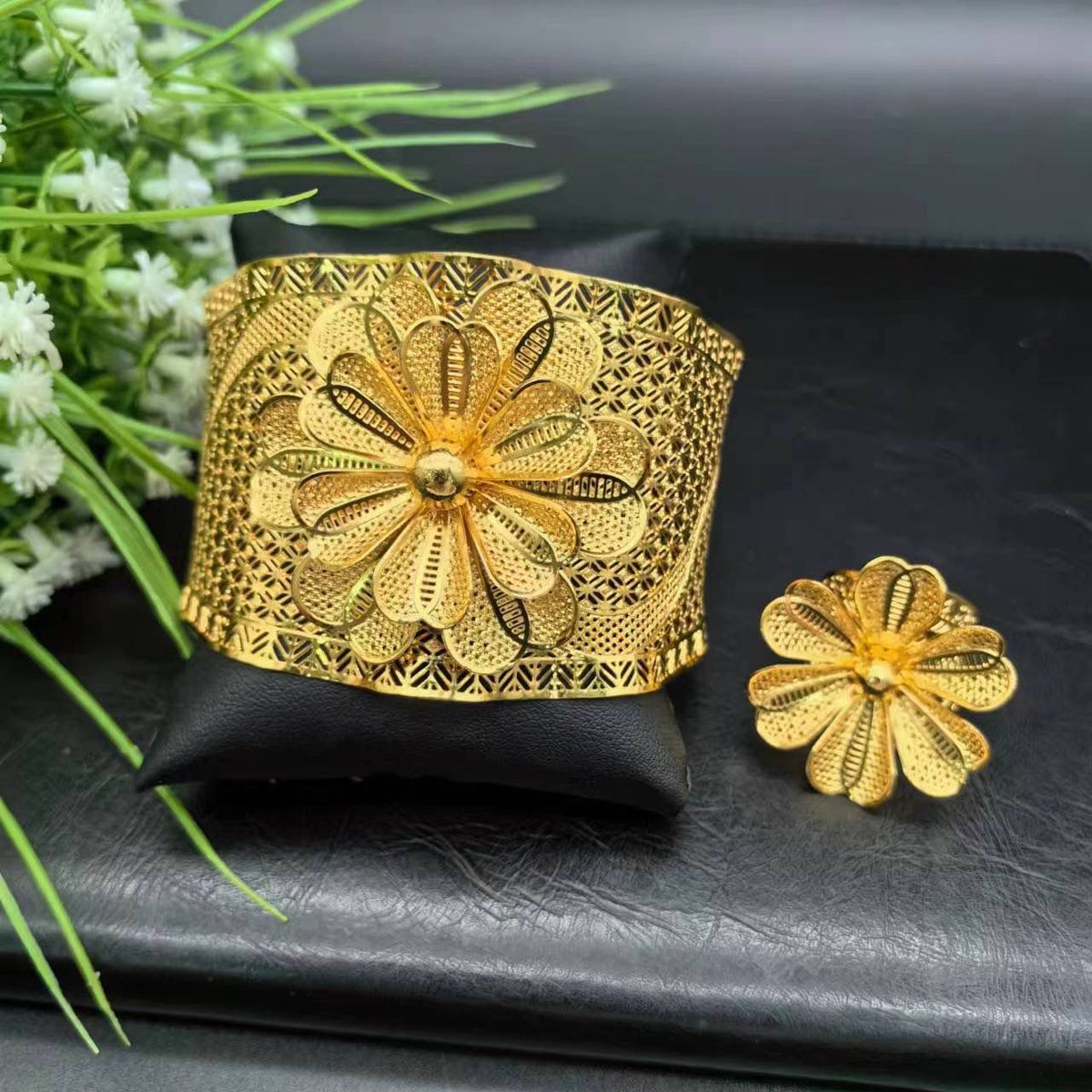 Madrasi Kara & Ring-14 (Golden)