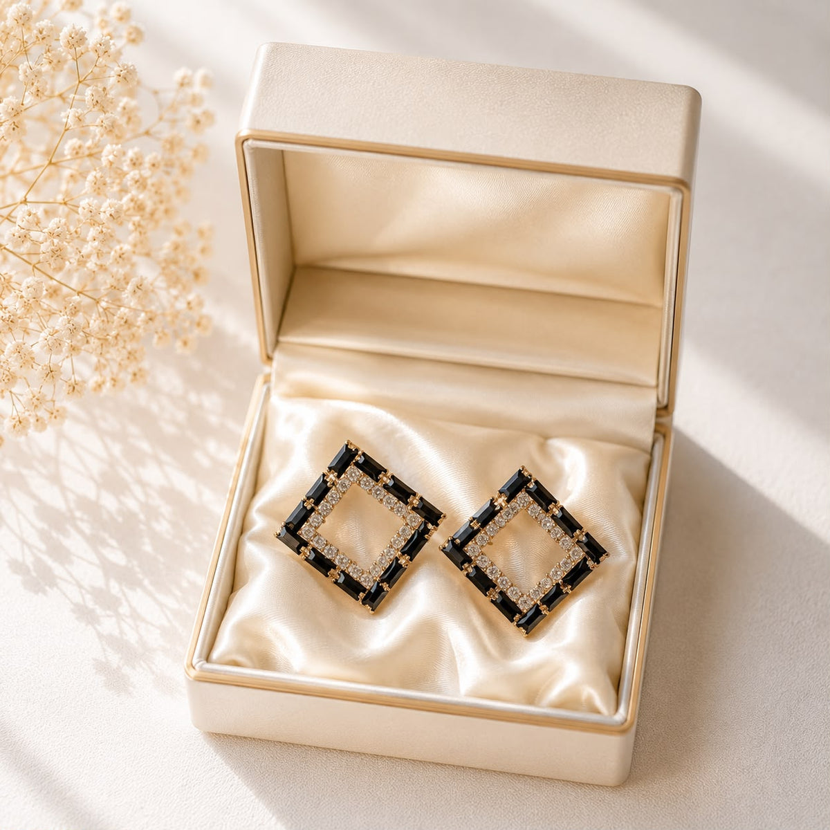 Zircon Earring-220 (Black Golden)