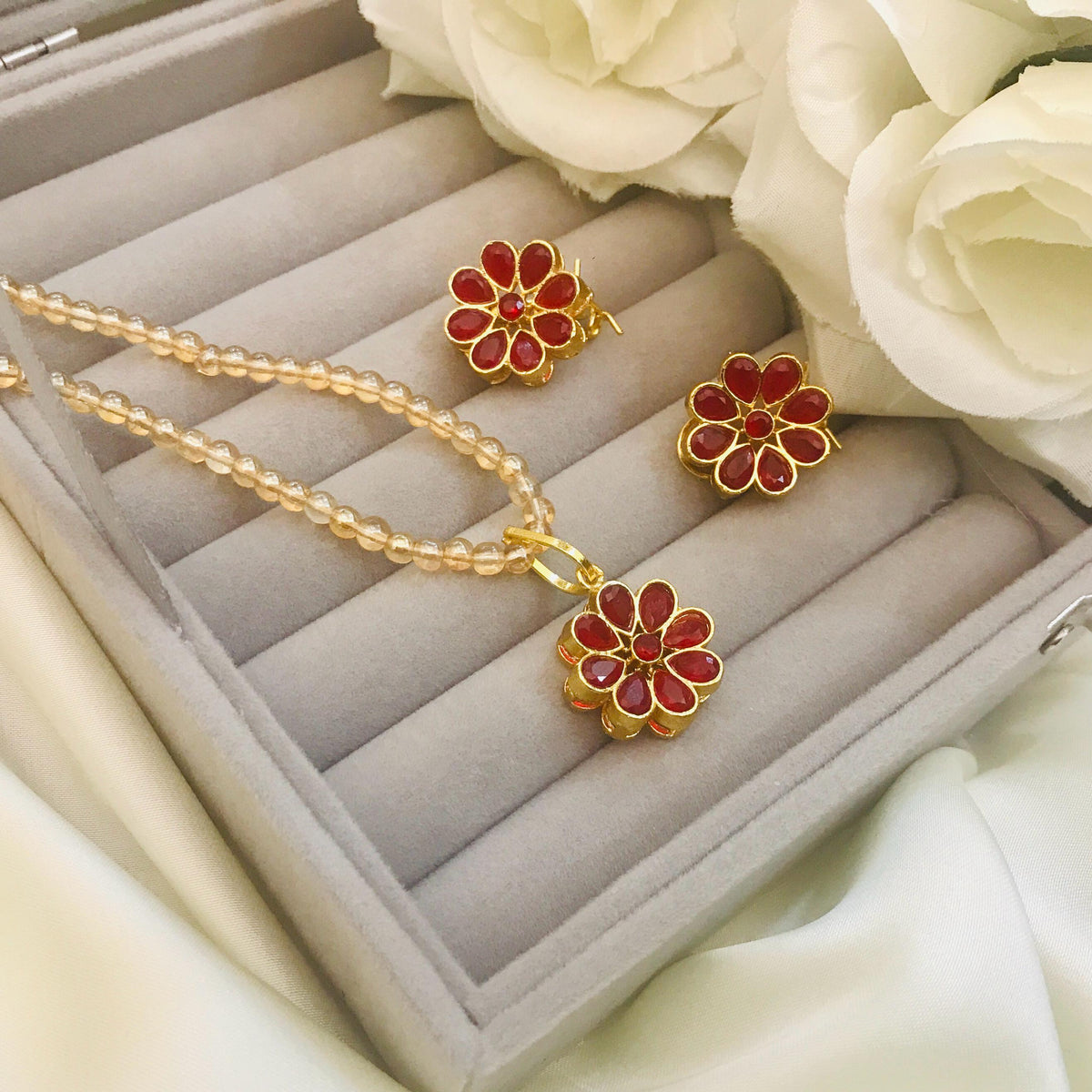 Elina Locket Set (Maroon)