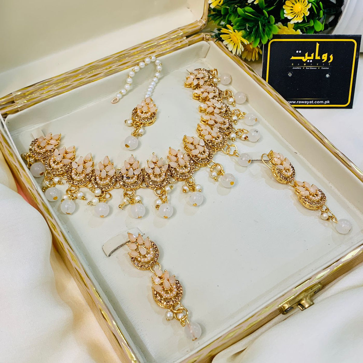 Stara Necklace (Pearl)