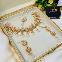Stara Necklace (Pearl)