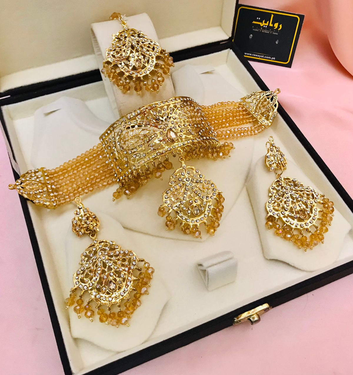 Hyderabadi Choker Set-29 (Golden)