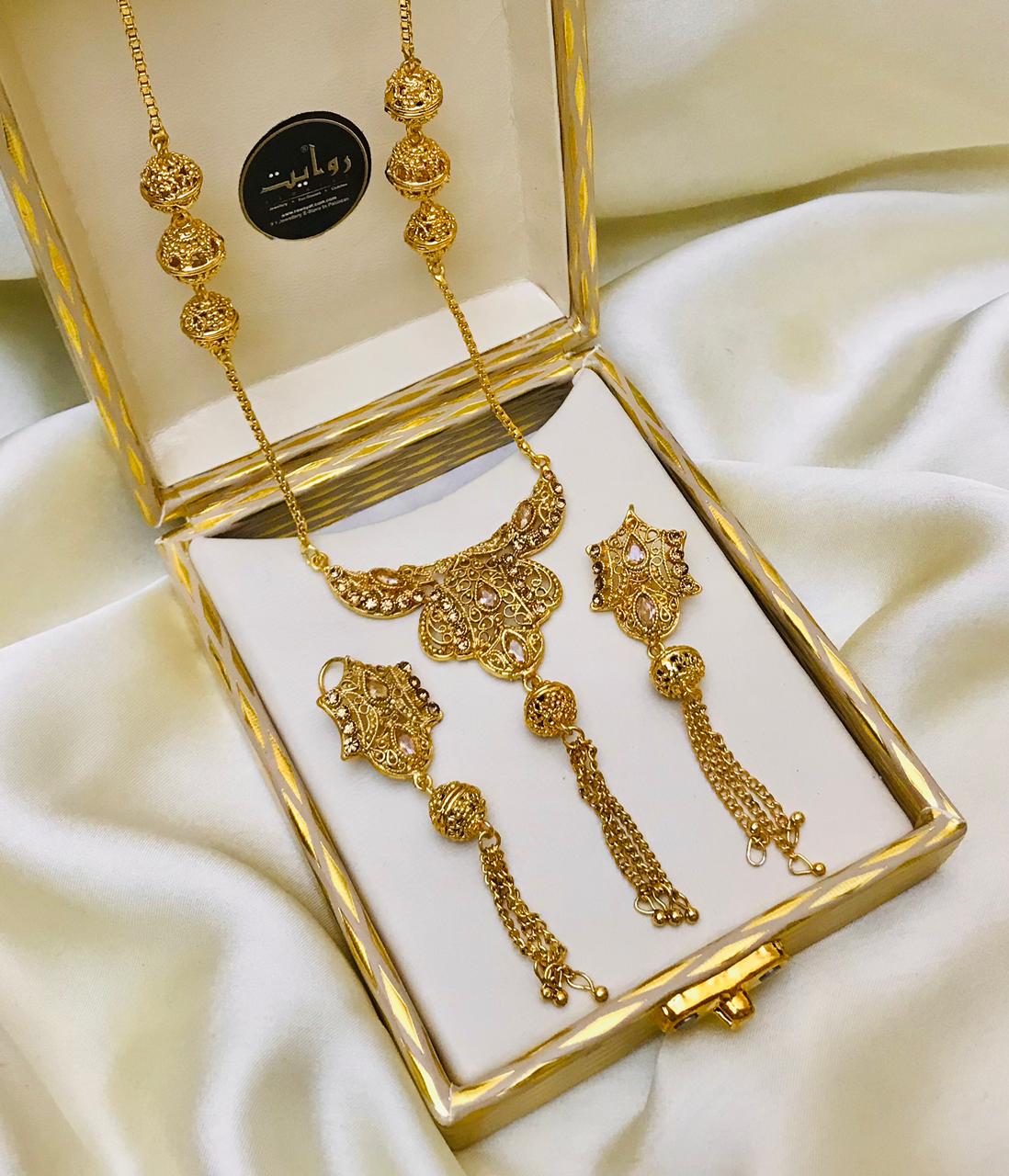 NOORI Necklace (Golden)