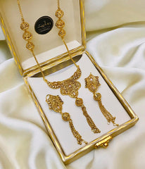 NOORI Necklace (Golden)