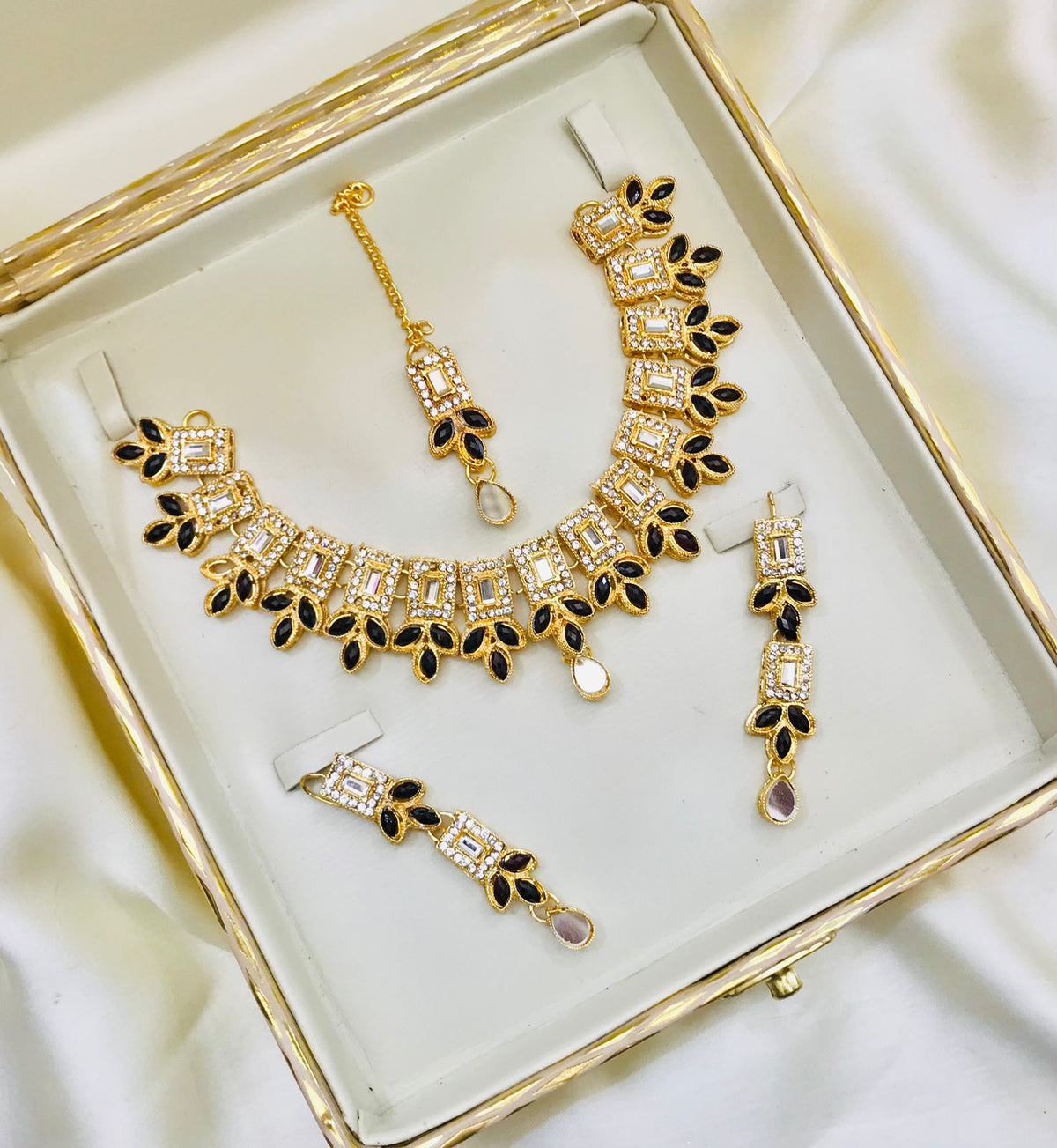 Kundan Necklace-28 (Black)