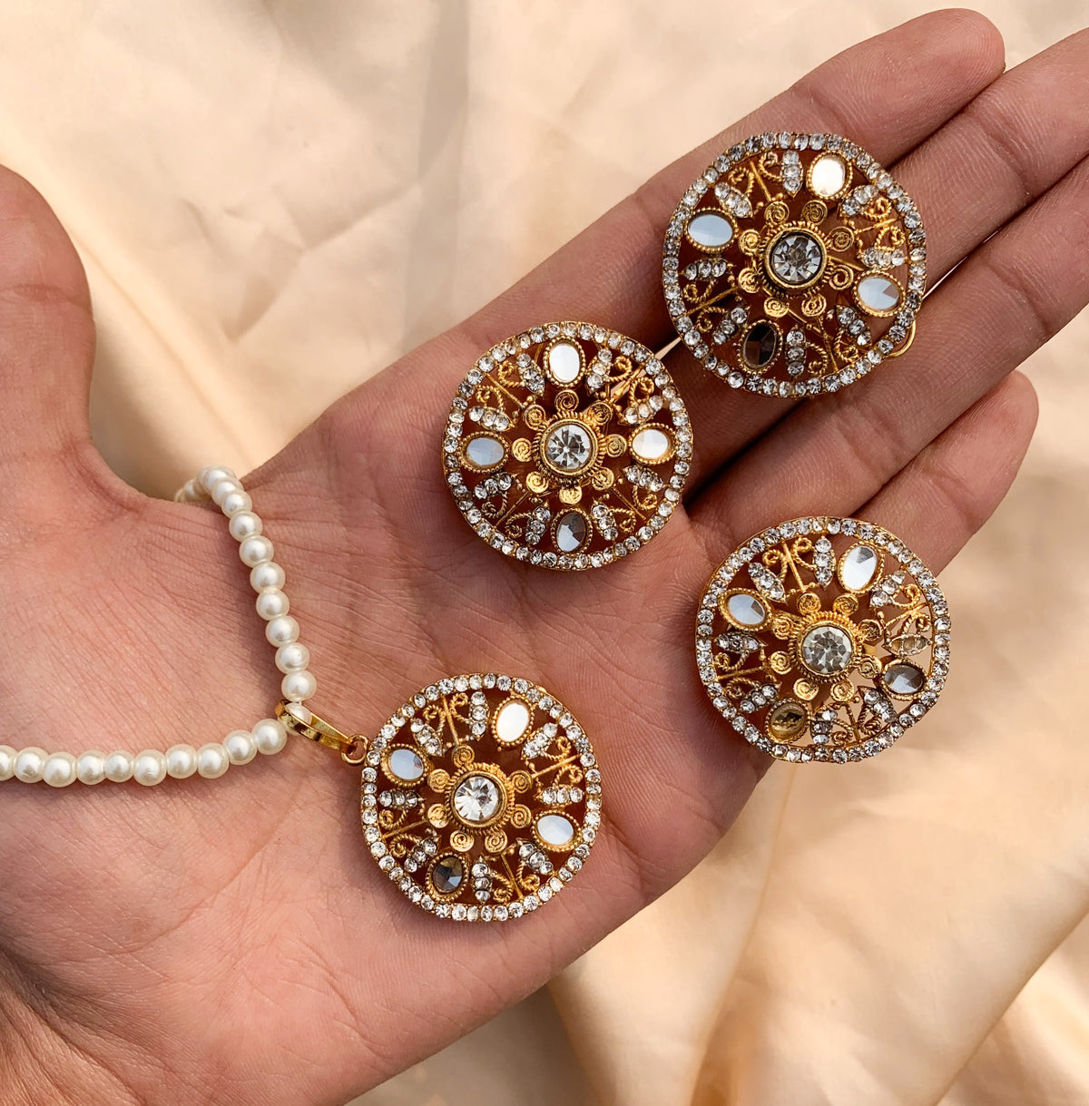 Hania Locket Set (Sheesha)