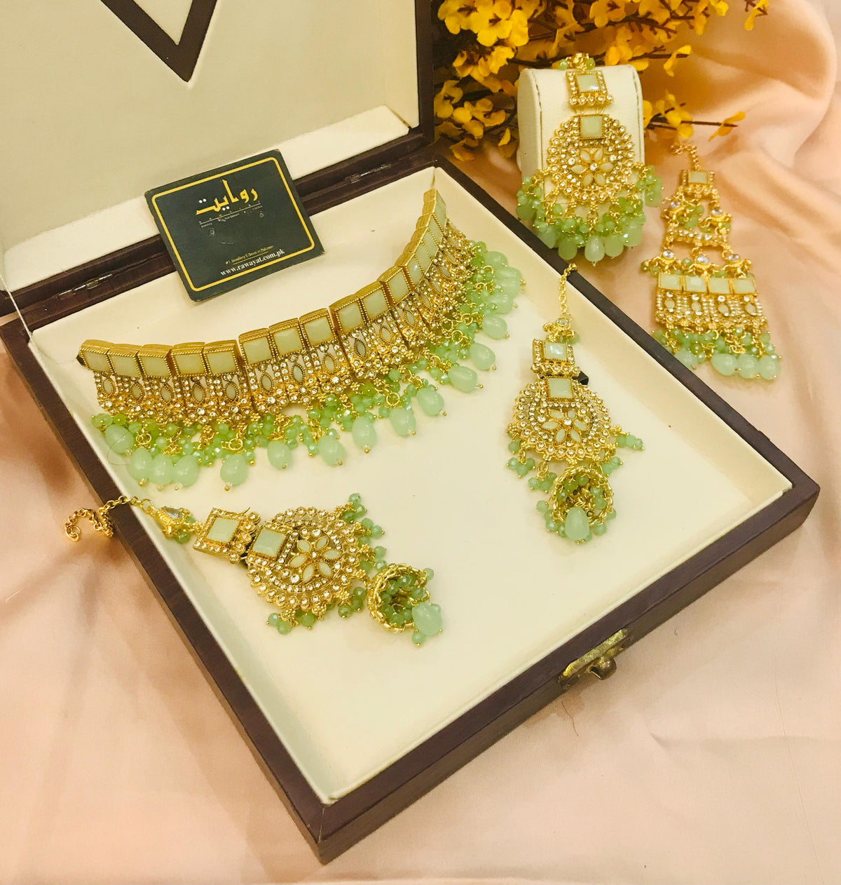 GULBADAN Set (Parrot Green)