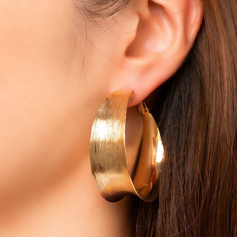 Stainless Steel Ear Studs-17 (Golden)