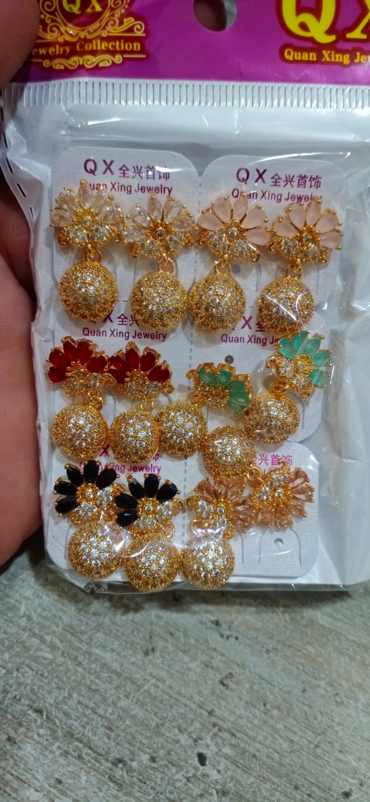 Zircon Earring-112 (Black)
