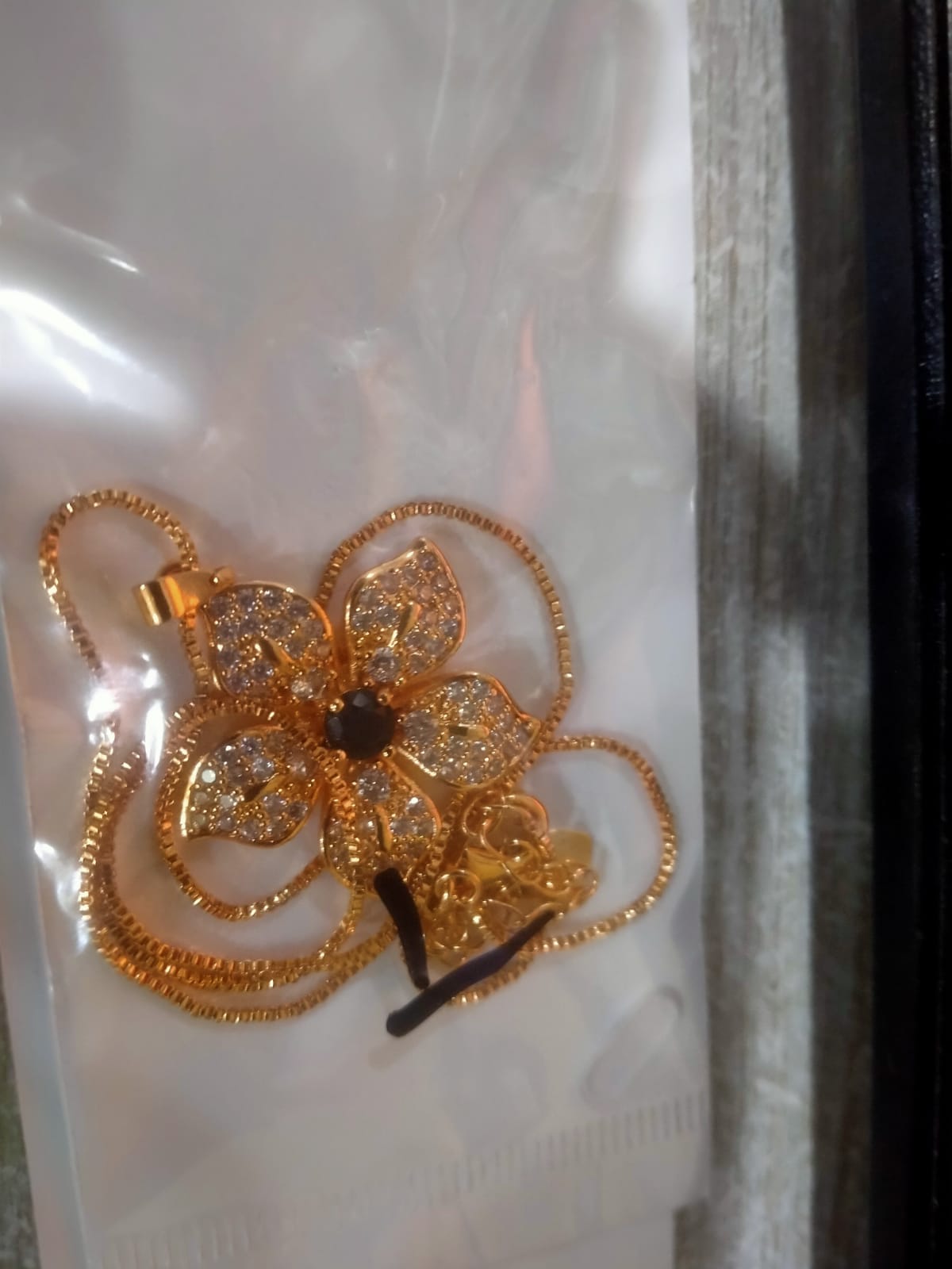 Zircon Pendant-275 (Black)