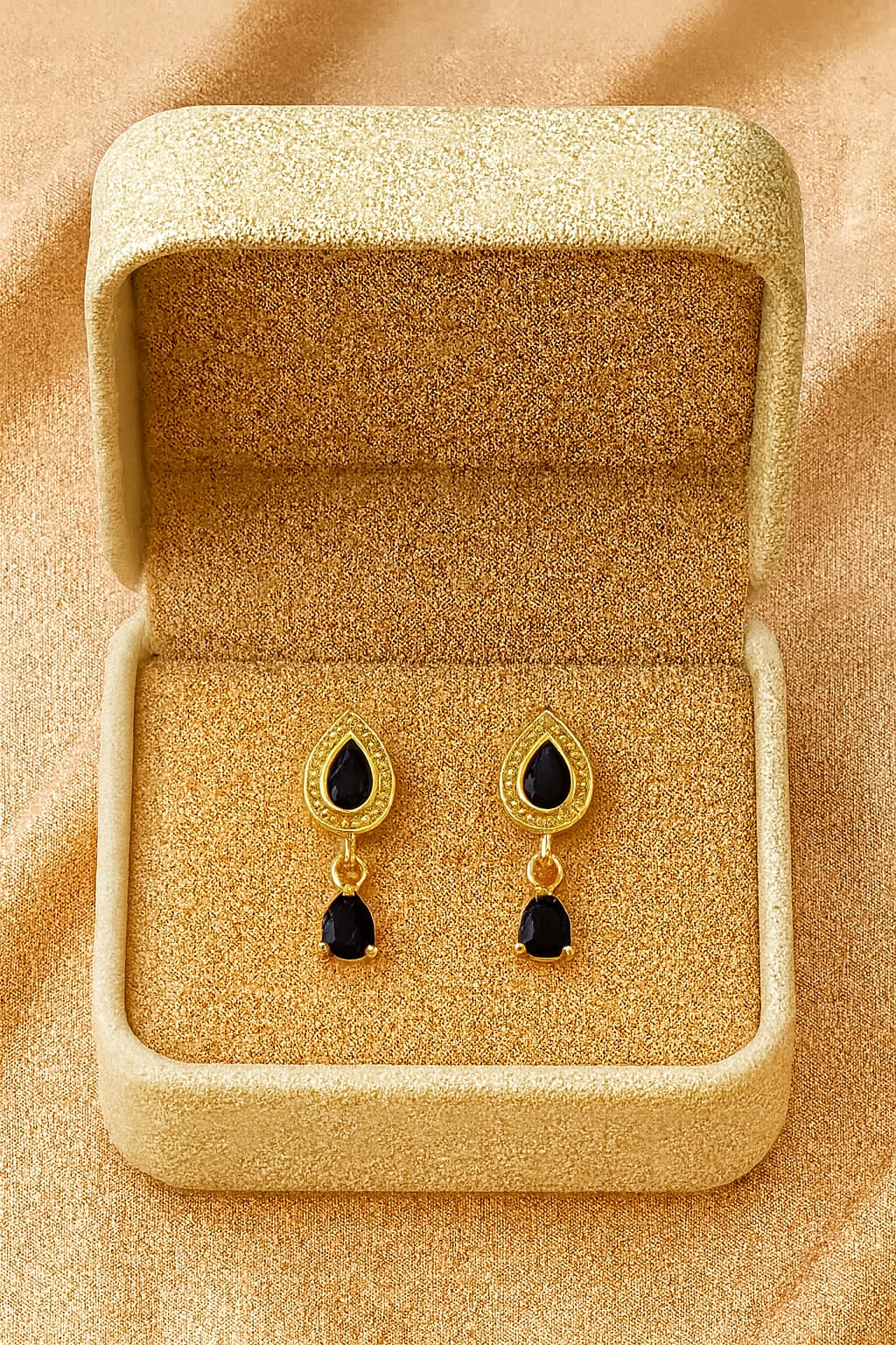 Zircon Earring-128 (Black)