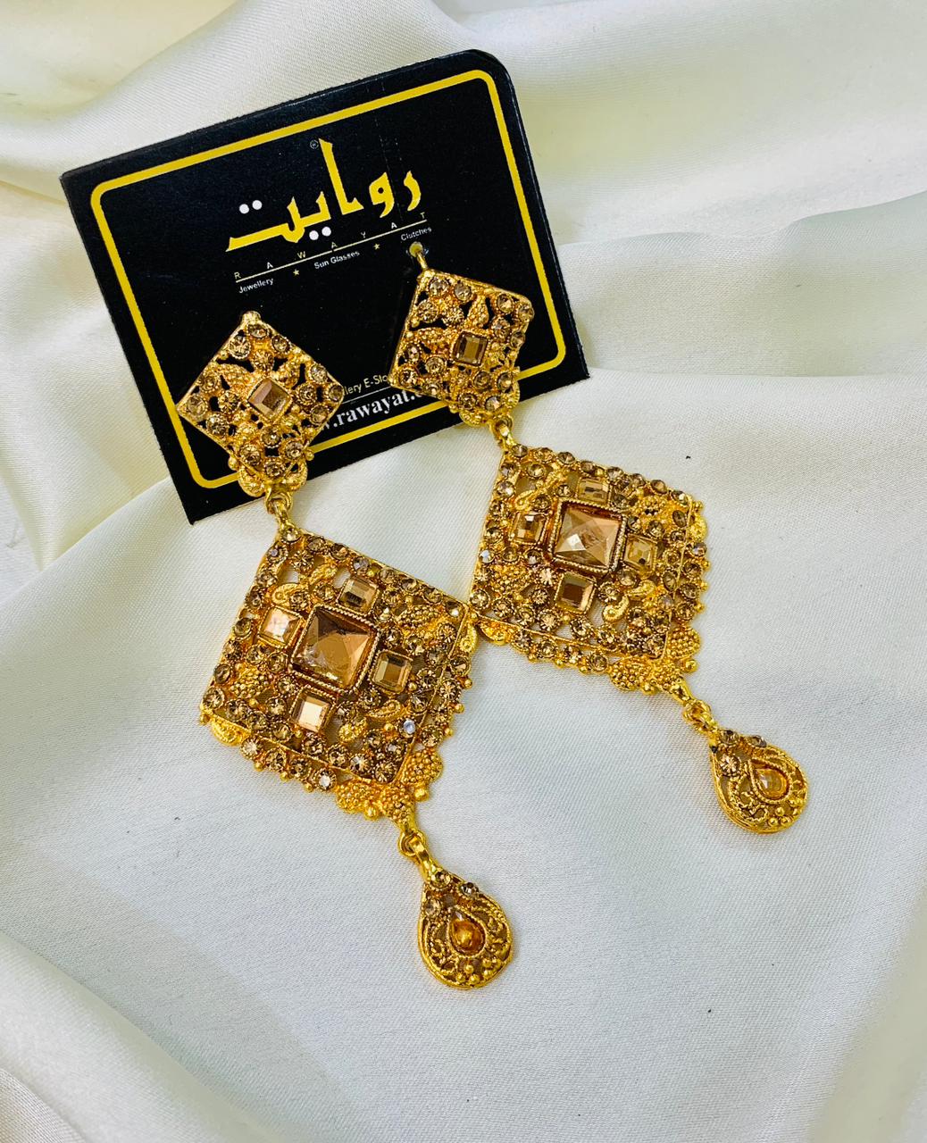 Fancy Earring-438 (Golden)