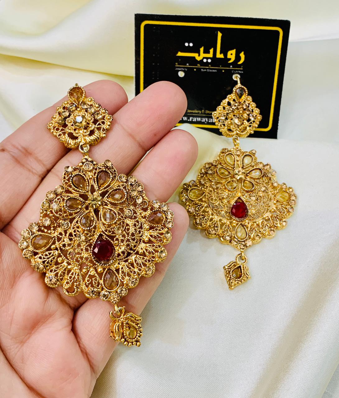 Fancy Earring-441 (Maroon)
