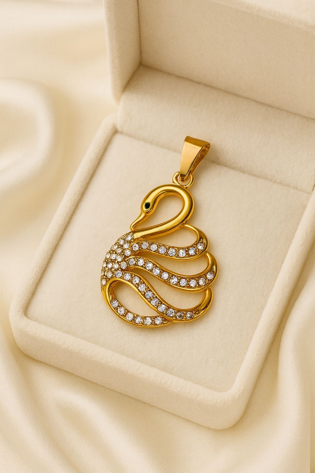 Zircon Locket without Chain-01 (Swans)