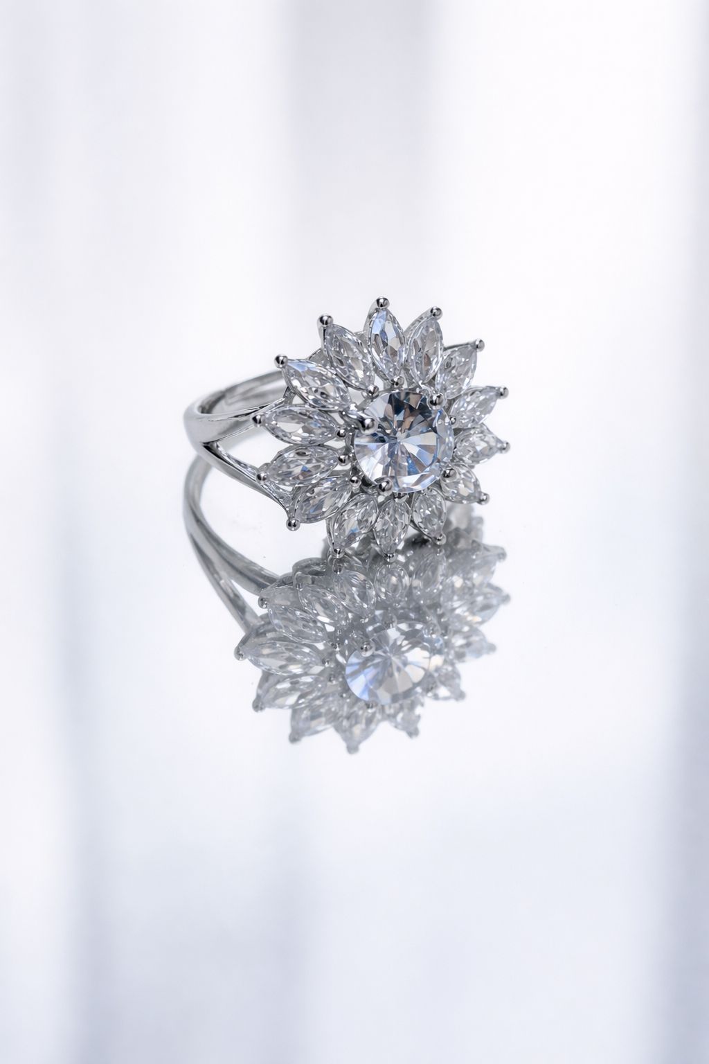 Zircon Ring-239 (Silver)