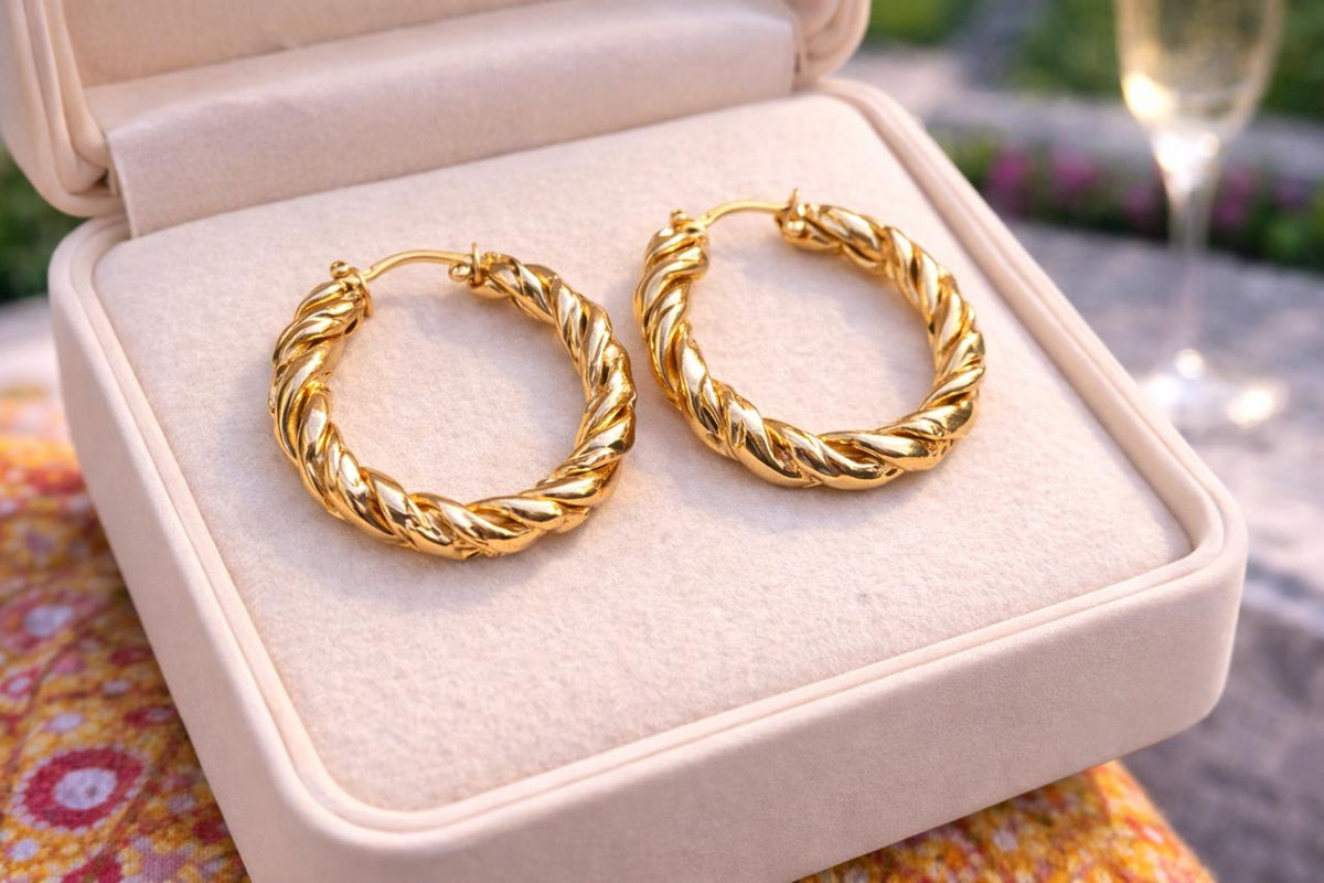 Oval Shiny Hoop Earring-04 (Golden)