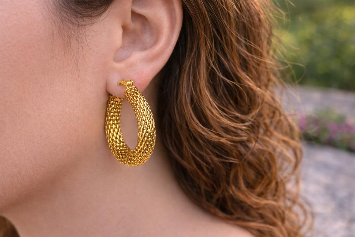 Oval Shiny Hoop Earring-03 (Golden)