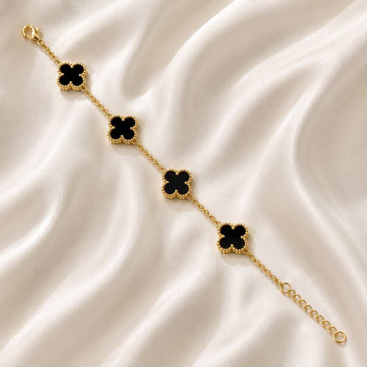 Clover Charm Bracelet (Golden/Black)