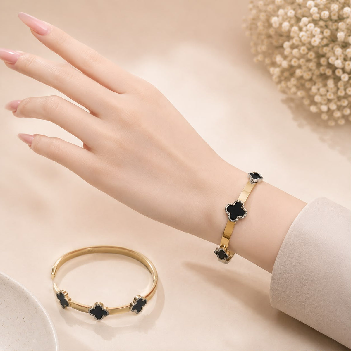 Adjustable Kara Bracelet-42 (Golden/Black)