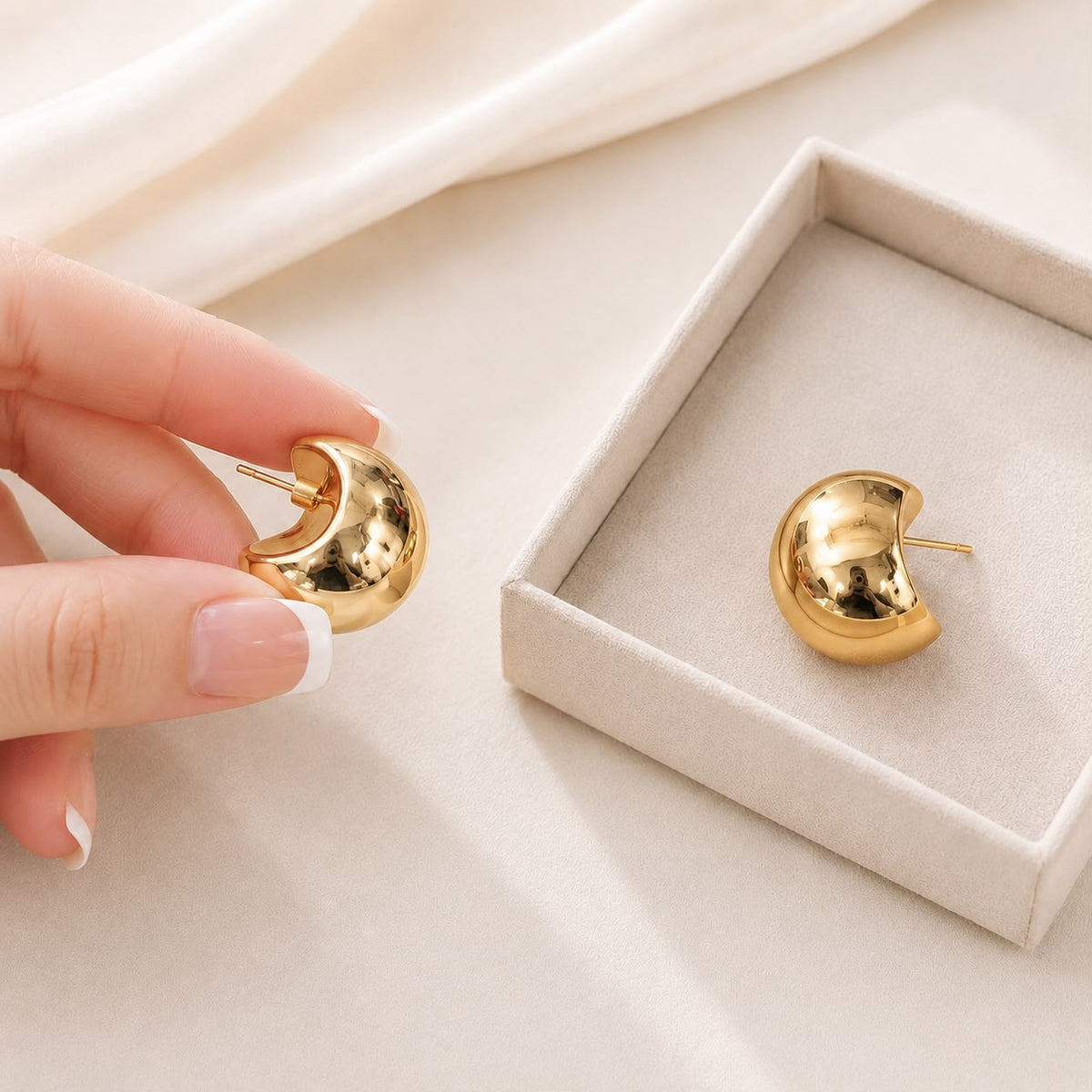 Chunky Stainless Steel Ear Stud (Golden)