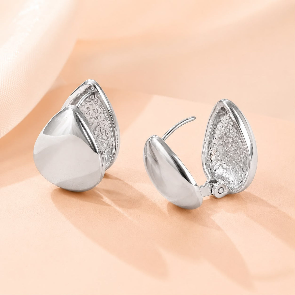 Teardrop Dome Huggie (Silver)