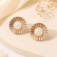 Vintage Gemstone Stud (Off White)