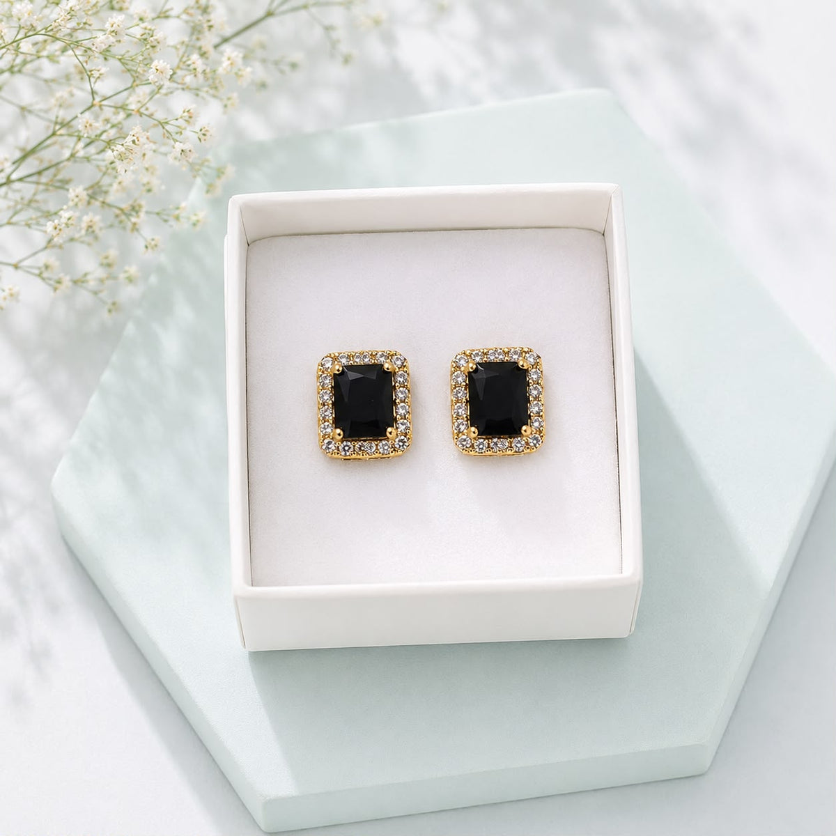 Zircon Stud-225 (Black)