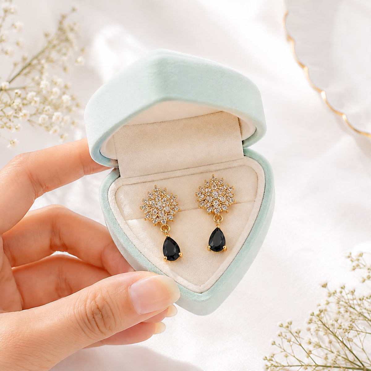 Zircon Earring-261 (Black)