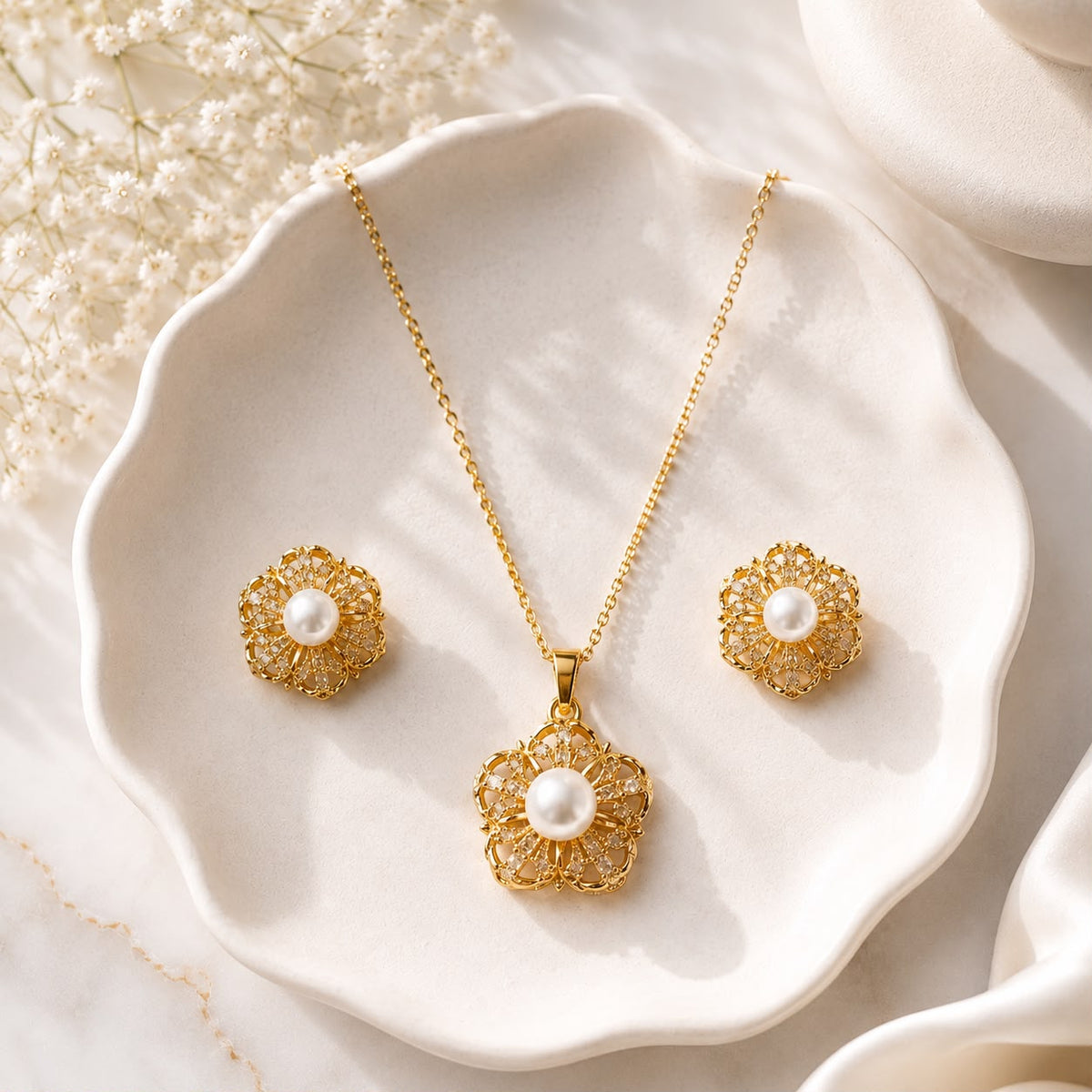 Zircon Pearl Locket Set-186 (Golden)