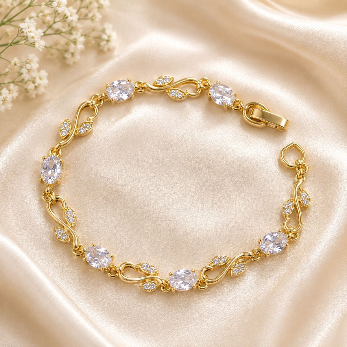Tulip Vine Bracelet (Golden/White)