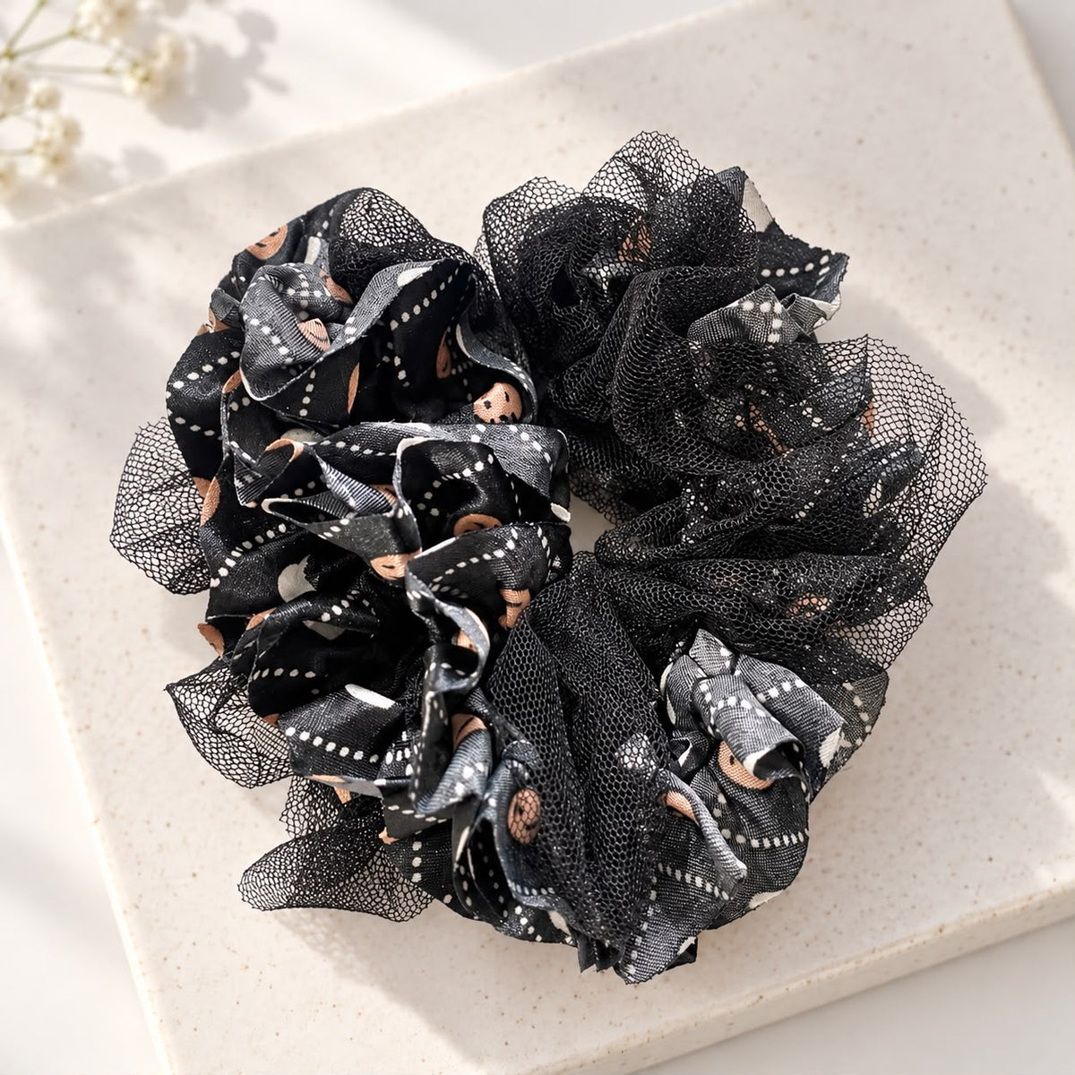 Printed Mesh Scrunchie (Black)