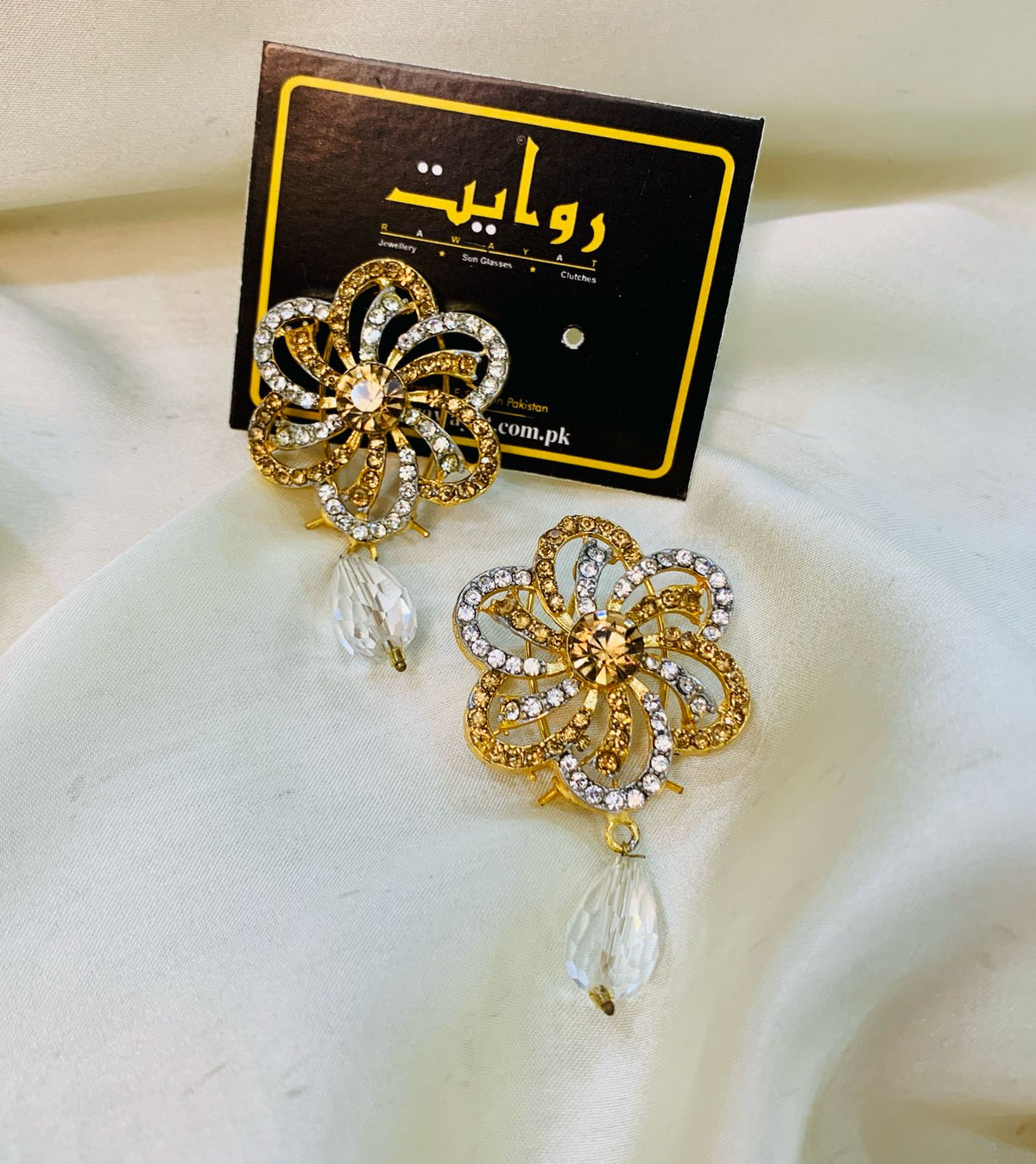 Fancy Earring-398 (Golden)