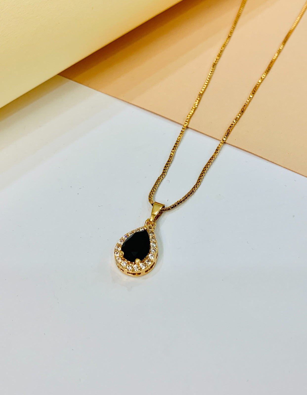 Zircon Pendant-210 (Black)