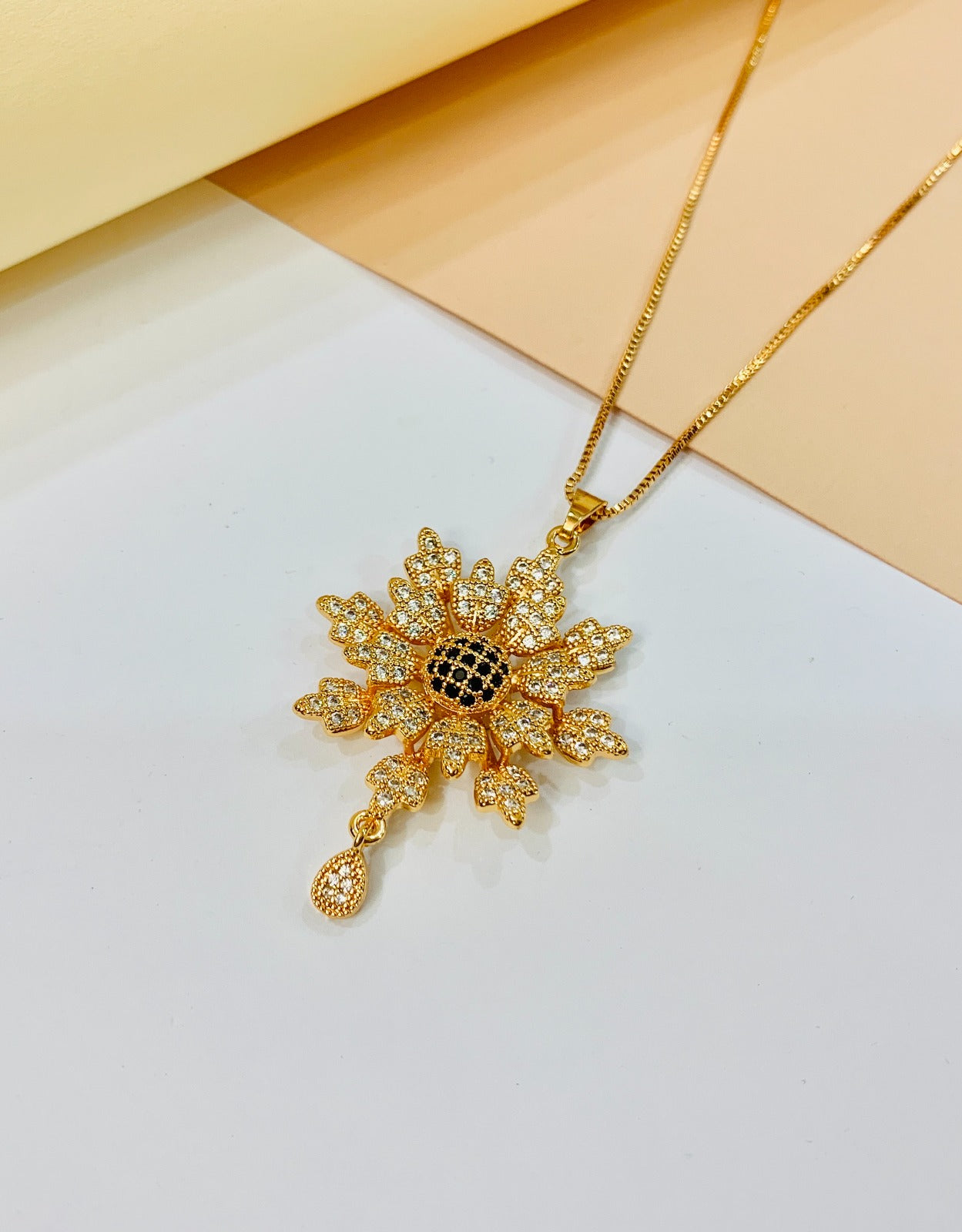 Zircon Pendant-222 (Black)