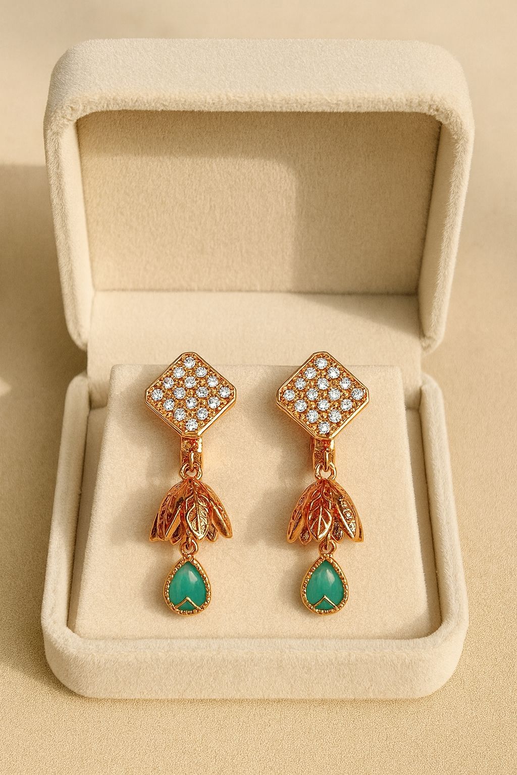 Zircon Earring-134 (Mint Green)