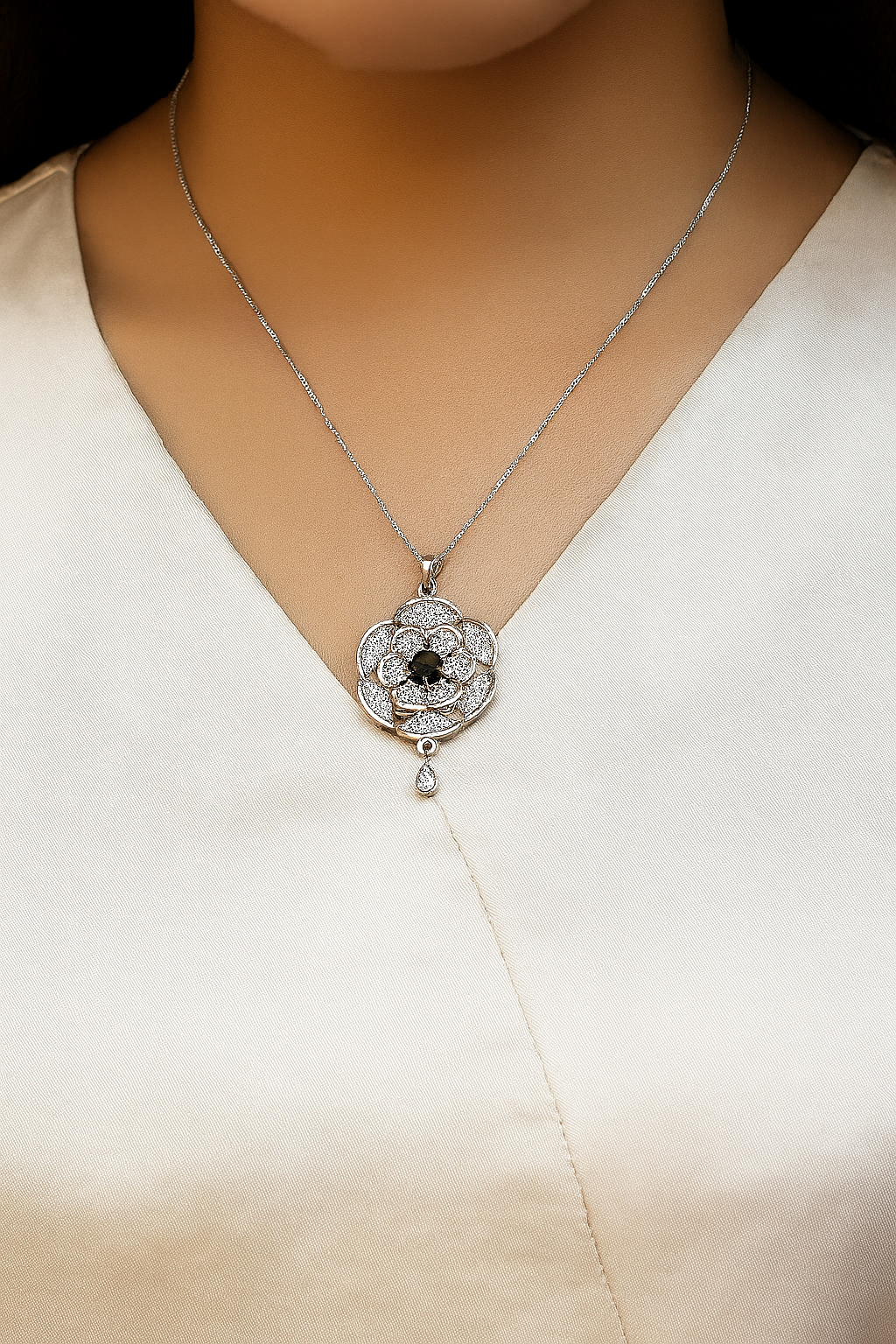 Zircon Pendant-256 (Silver/Black)
