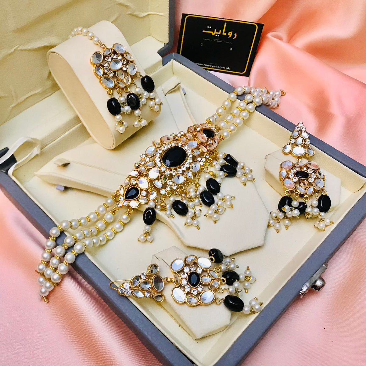 WANIA (Black)