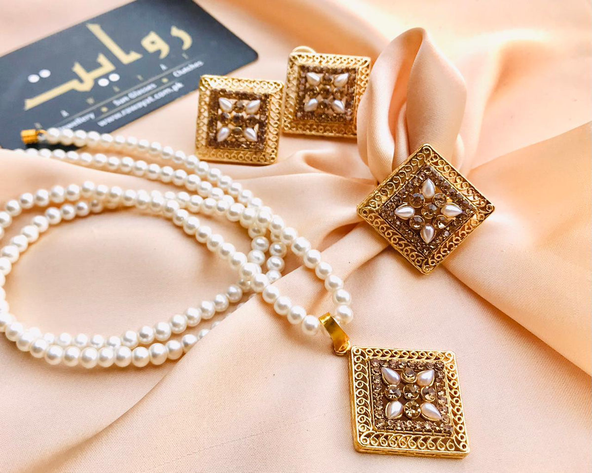 Locket Set-05 (Pearl)