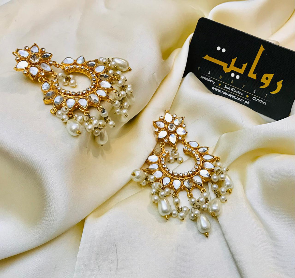 Kundan Jhumkay-05 (Pearl)
