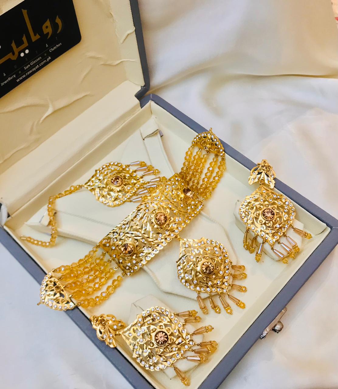 Hyderabadi Choker Set-20 (Golden)