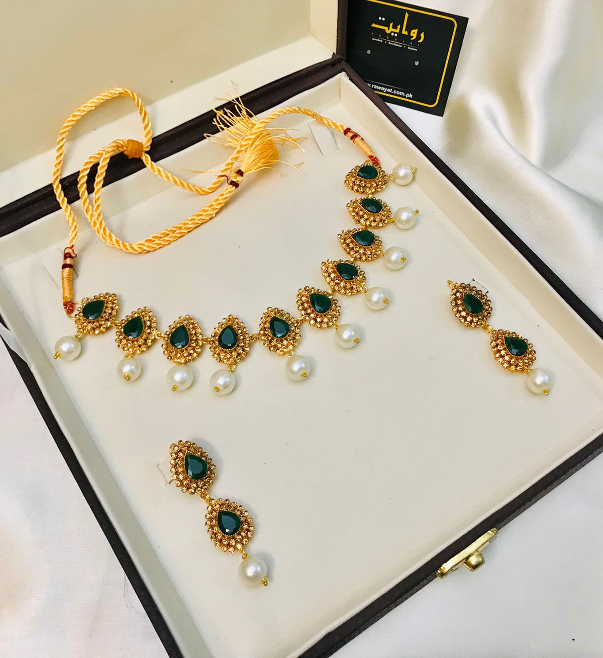 Hand Crafted Necklace-17 (Green)