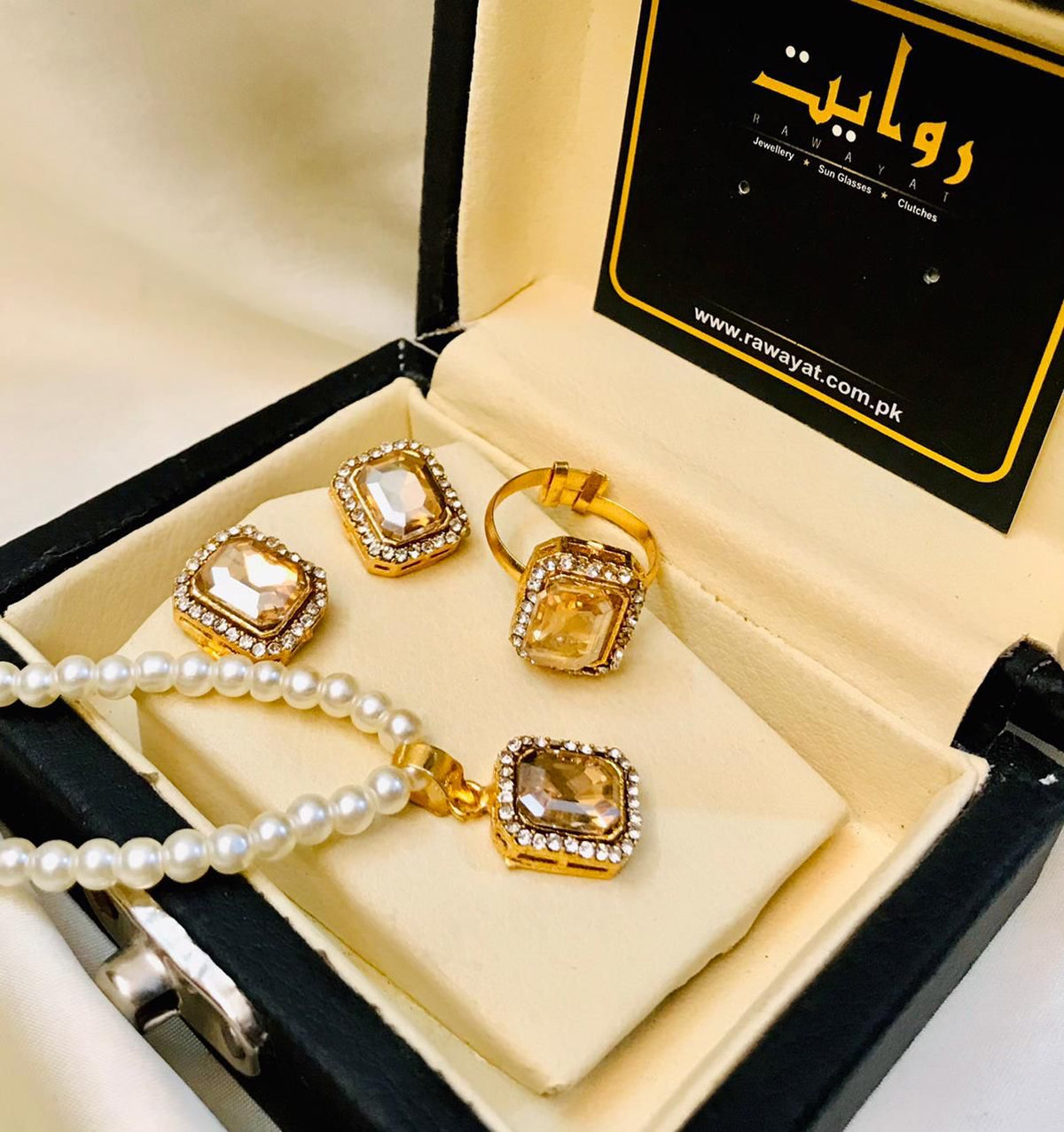 Locket Set-37 (Golden)