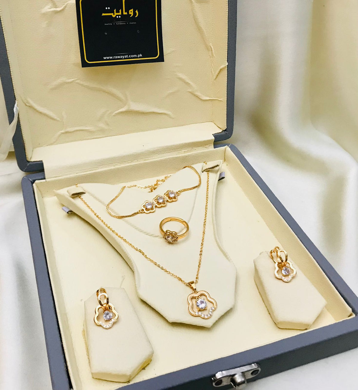 Zircon Locket Set-01 (White)