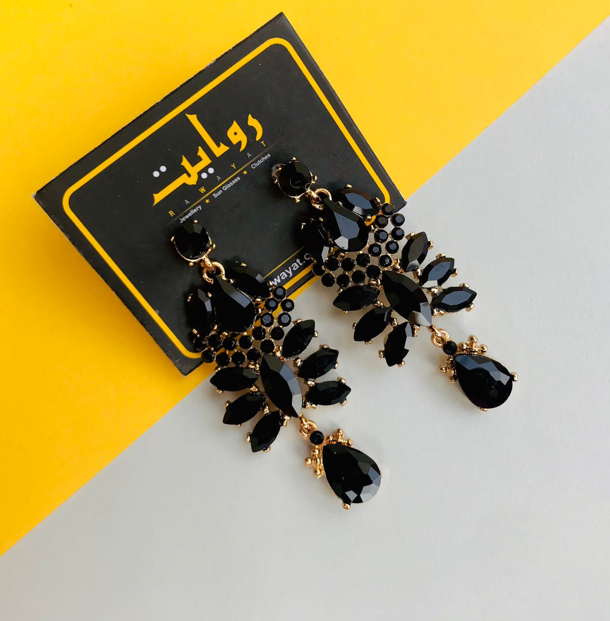 Divine Earring (Black)